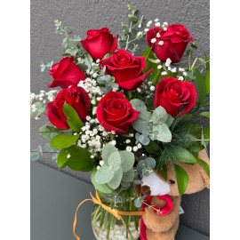 PAŞABAHÇE VAZODA 7'LI KIRMIZI GÜL VE AYICIK